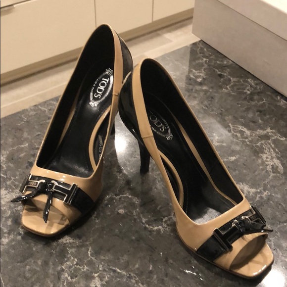 Tod's Shoes - Tod’s women’s tan and black open toe pump Tod's Shoes - Tod’s women’s tan and black open toe pump